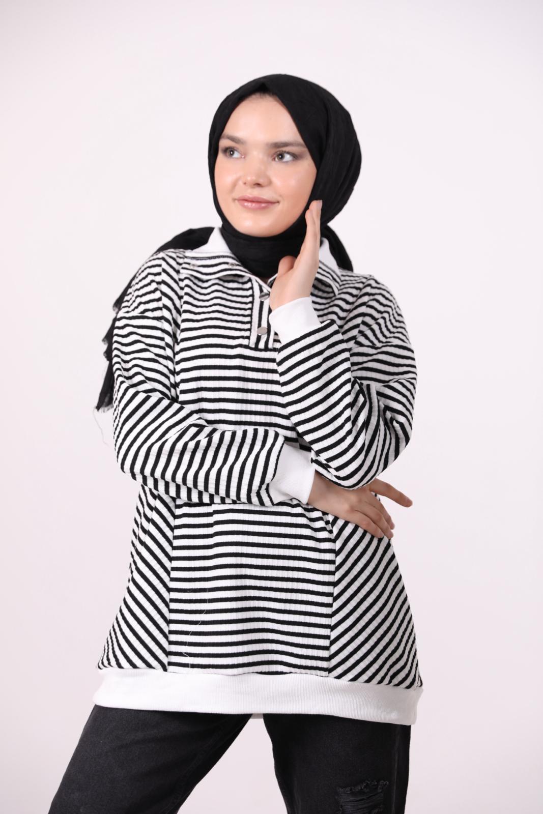 Striped Sweat with Snap on Collar Black