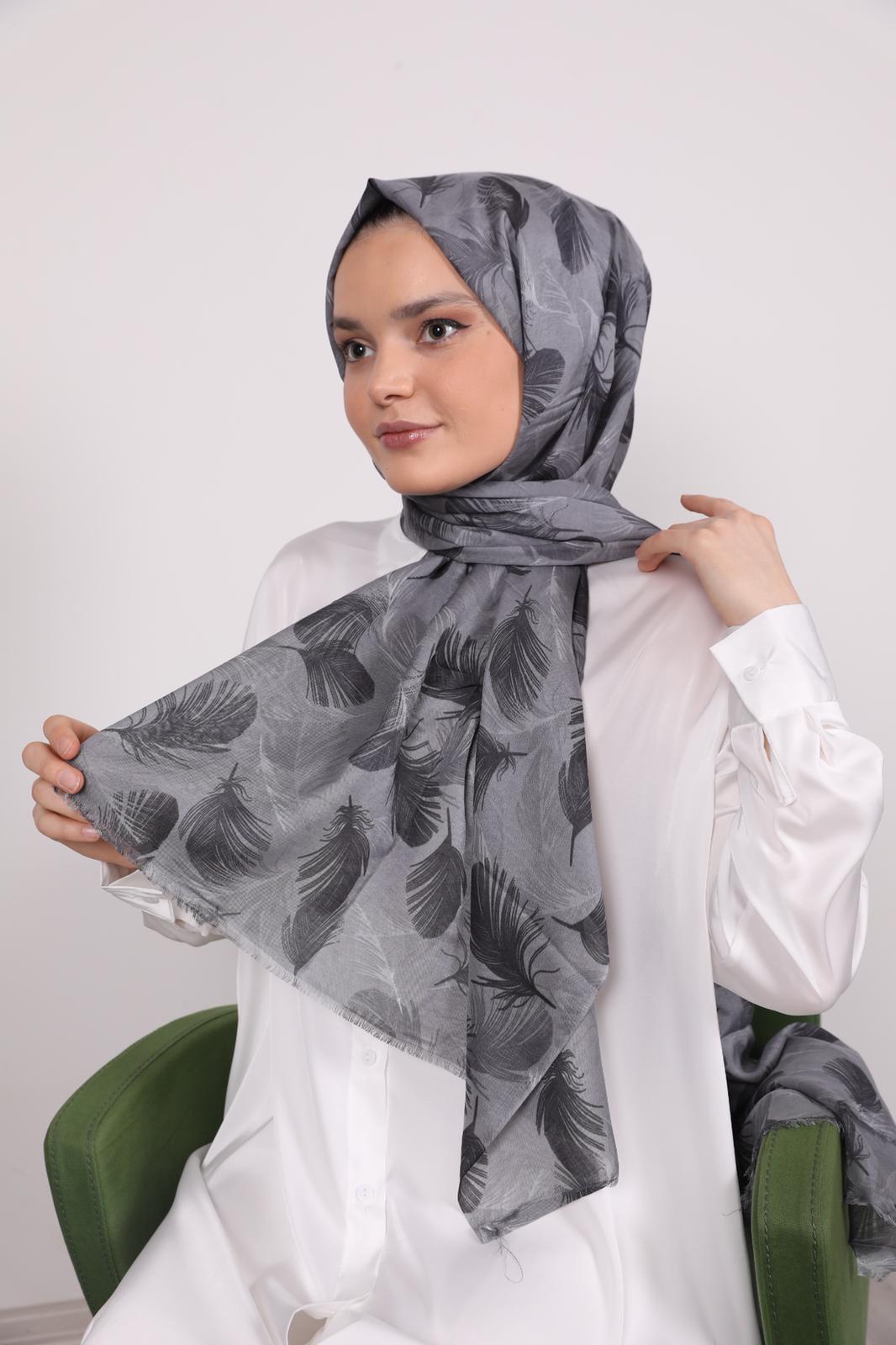 Colorful Leaf Patterned Shawl Gray