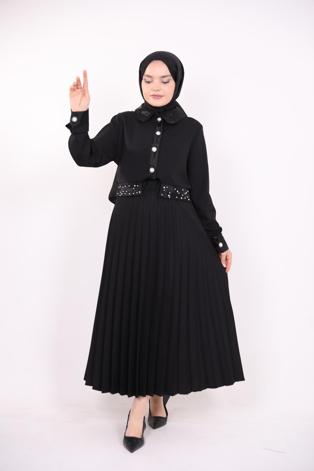 Double Suit with Jacket and Stony Skirt Pleated